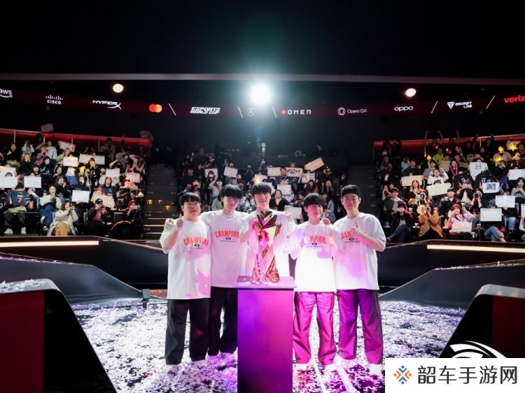 HLE官推更新：冠军诞生的时刻——与HLE粉丝们一起庆祝！