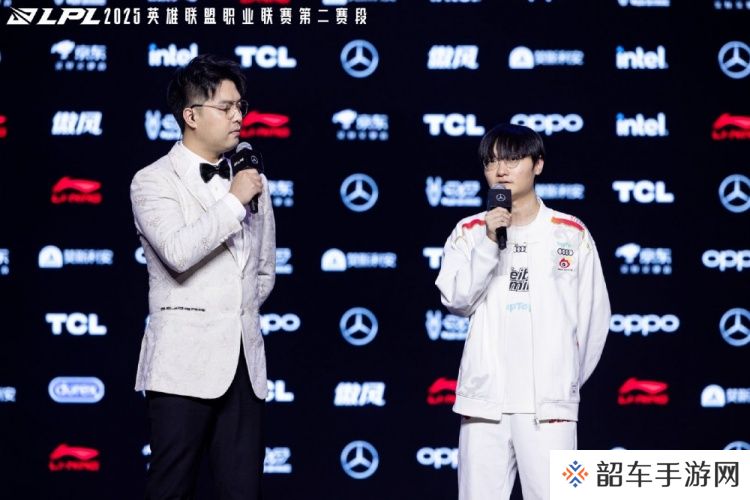LPL发布WBG赛后返图：踏浪逐胜，赢志照亮征途